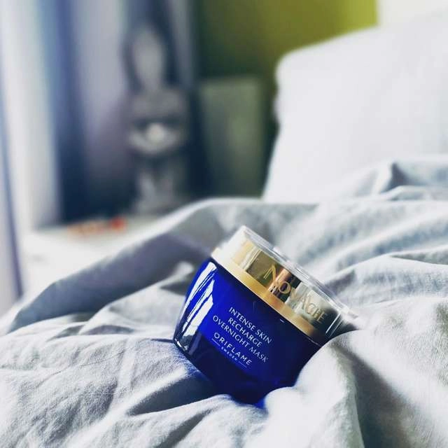 قیمت خرید ماسک شب آبرسان و تغذیه کننده قوی نوایج اینتنس اسکین ریشارژ Oriflame