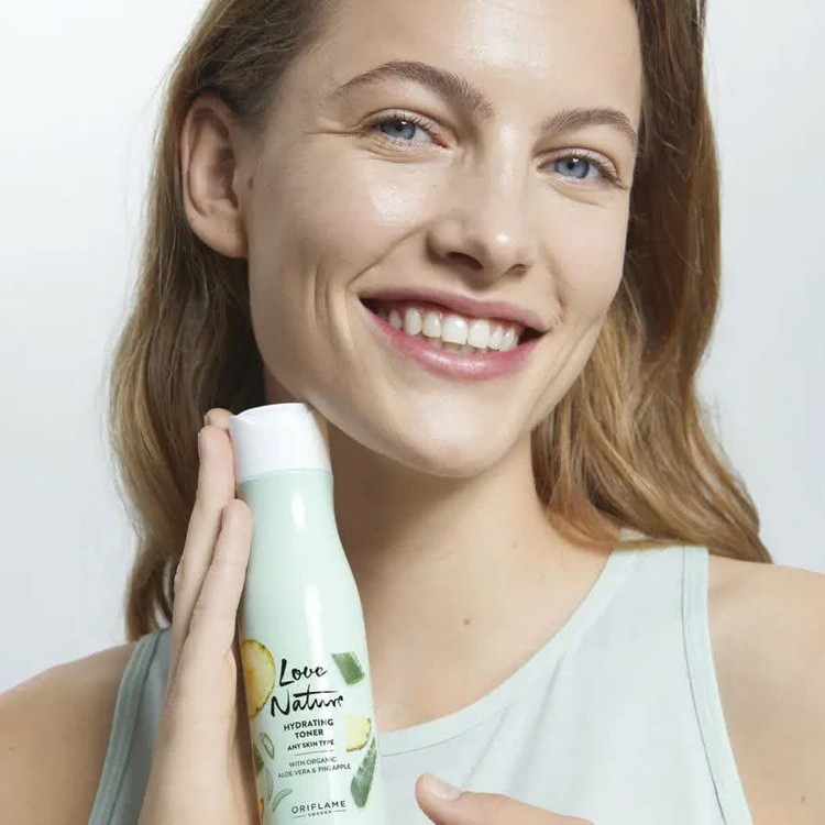 خرید اینترنتی تونر آبرسان برای انواع پوست لاونیچر