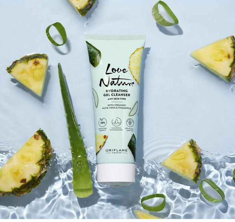 شوینده صورت آلوئه ورا و آناناس لاونیچر
